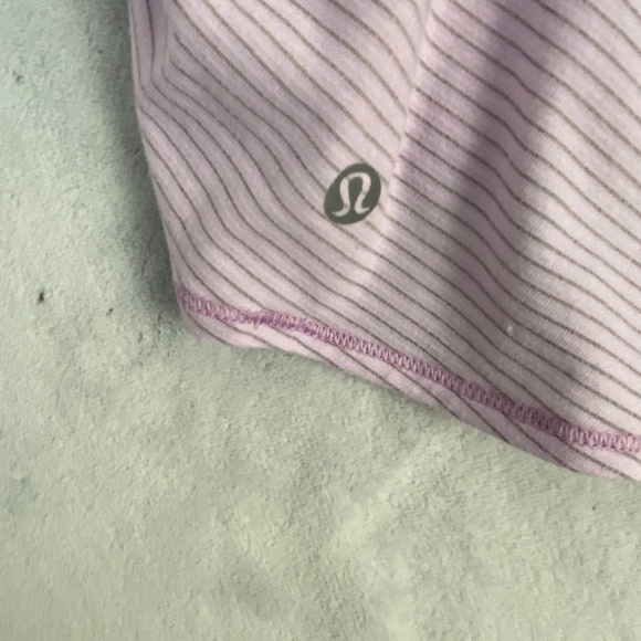 Lululemon Strappy Back Tank Top Sz 2 Purple Built-in Shelf Bra - Picture 4 of 7